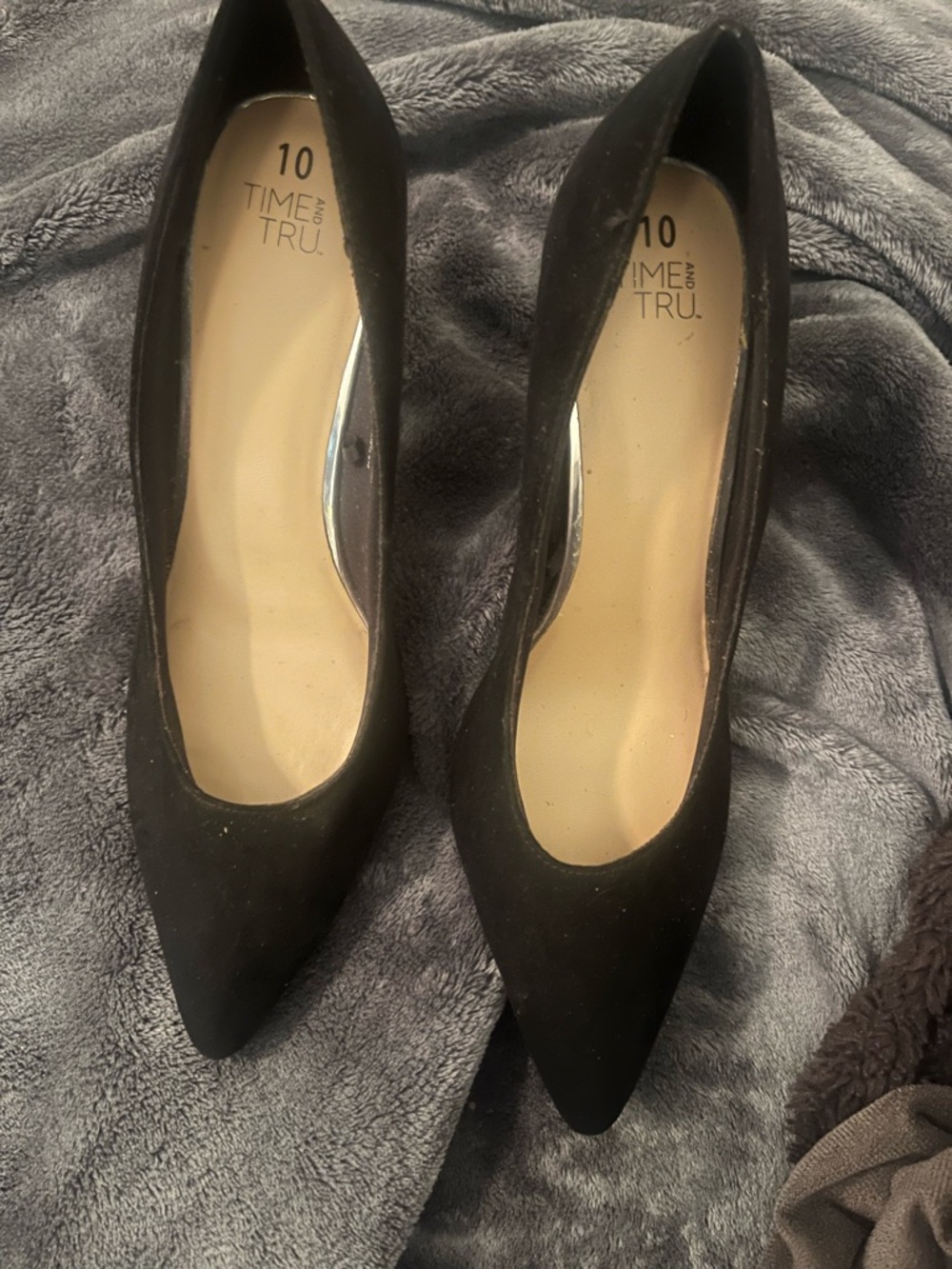 Time and Tru Black Pointed Toe Heels